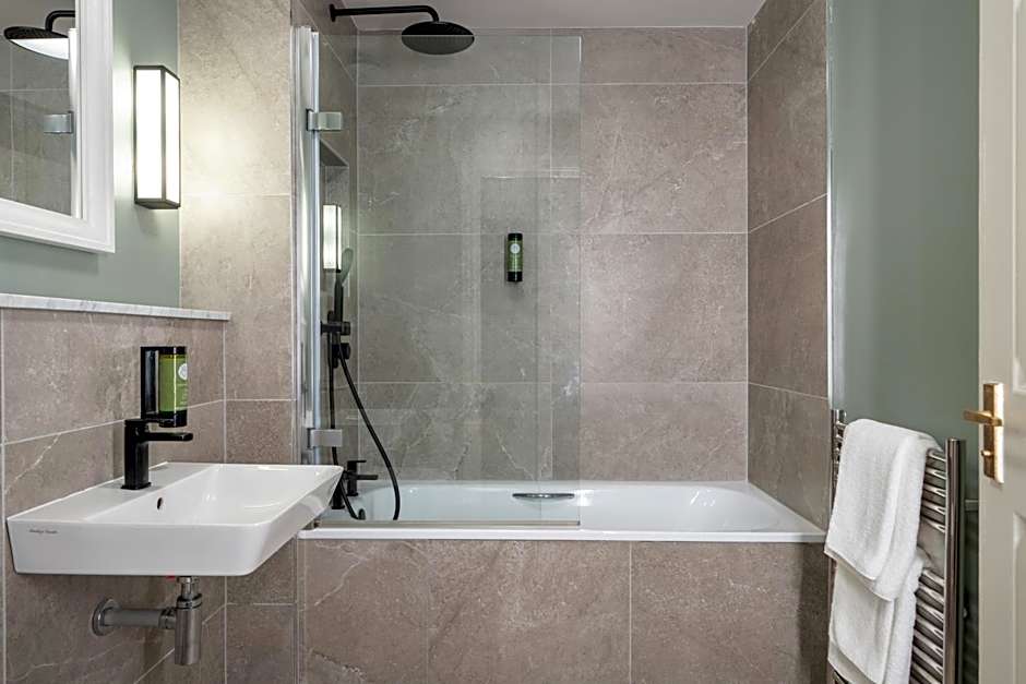 Ivanhoe Inn and Hotel