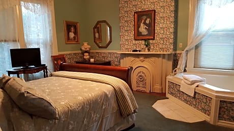 1 Queen Room