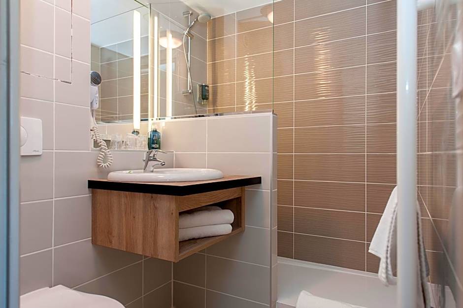 Brit Hotel Avignon Sud Le Calendal