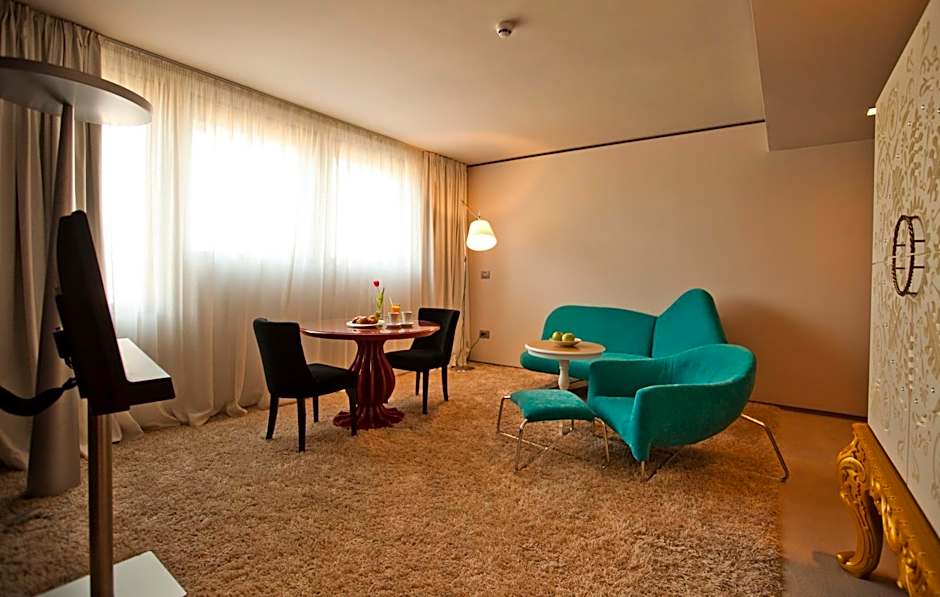 Photo 1 of 9 of Junior Suite