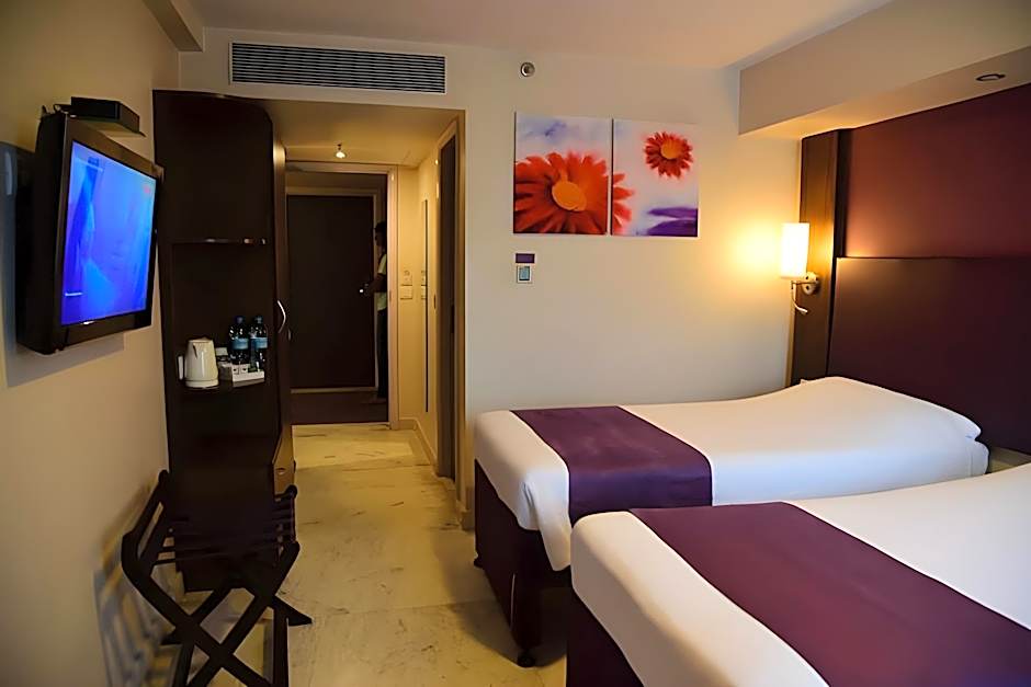 Caspia Hotel New Delhi Shalimar Bagh