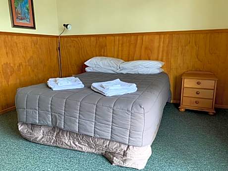 Deluxe Double Room with Shower
