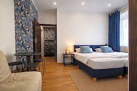 Deluxe Family Room