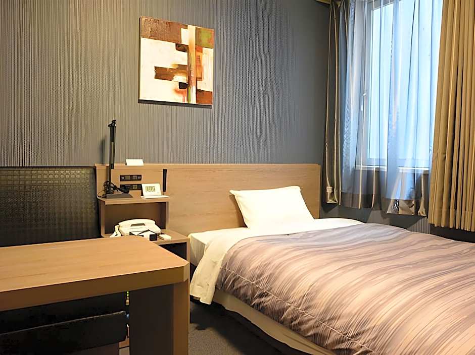 Ueda Ekimae Royal Hotel