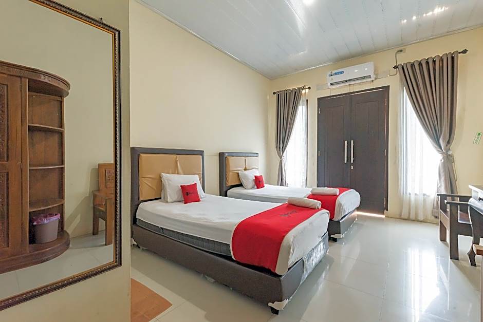 RedDoorz near Mall Boemi Kedaton 2 Lampung