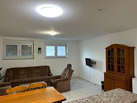 Souterrain Wohnung