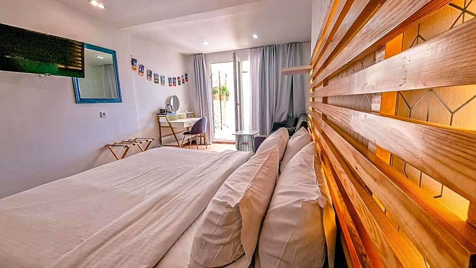 ATHENIAN MONTAZA HOTEL