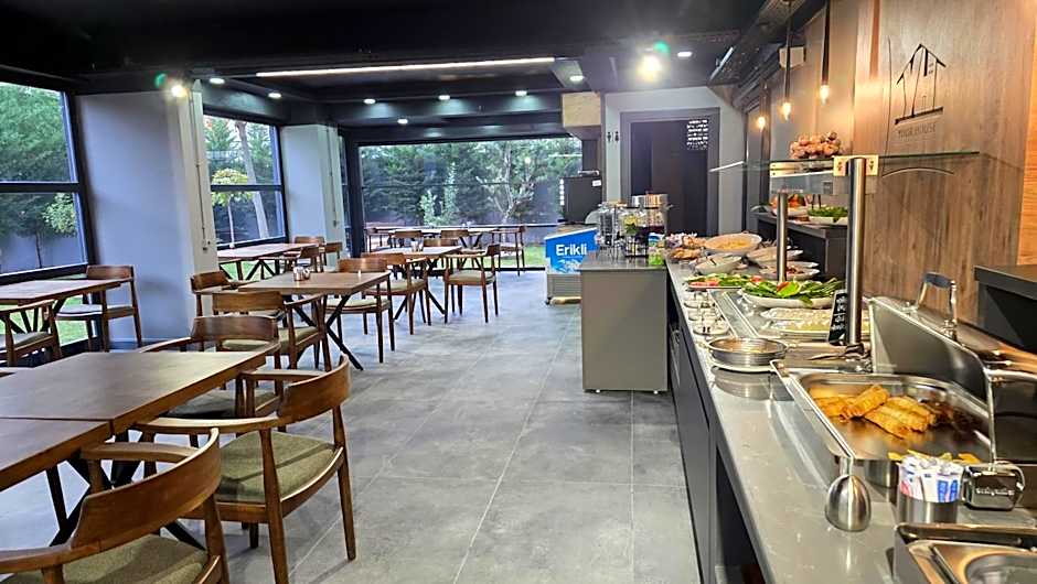 YOUR HOUSE Apart Otel