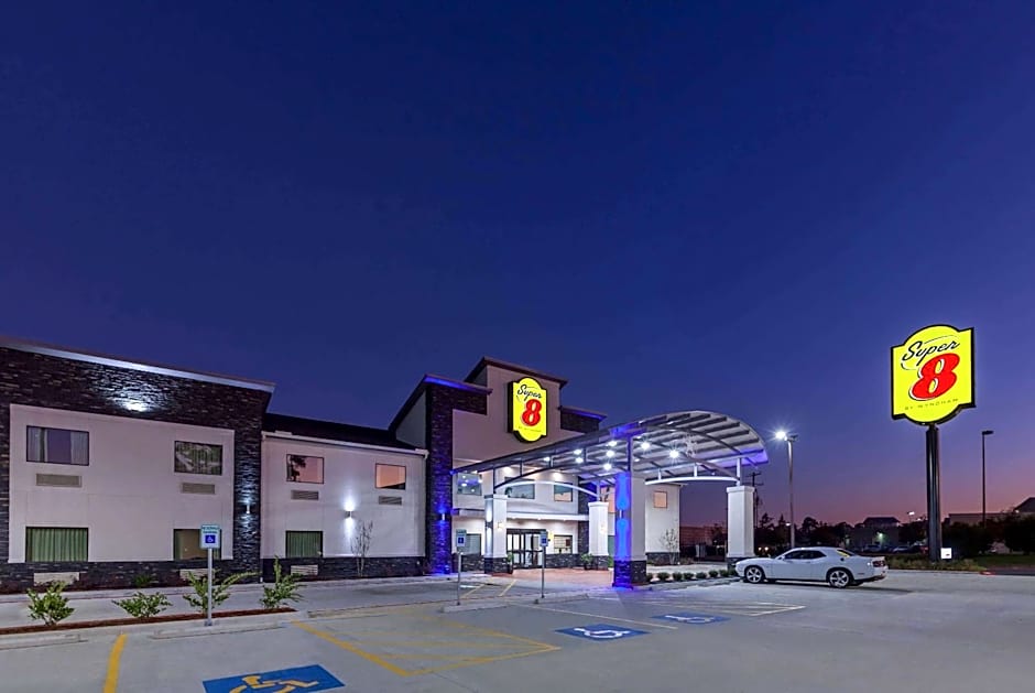 Super 8 by Wyndham Kingwood Houston North