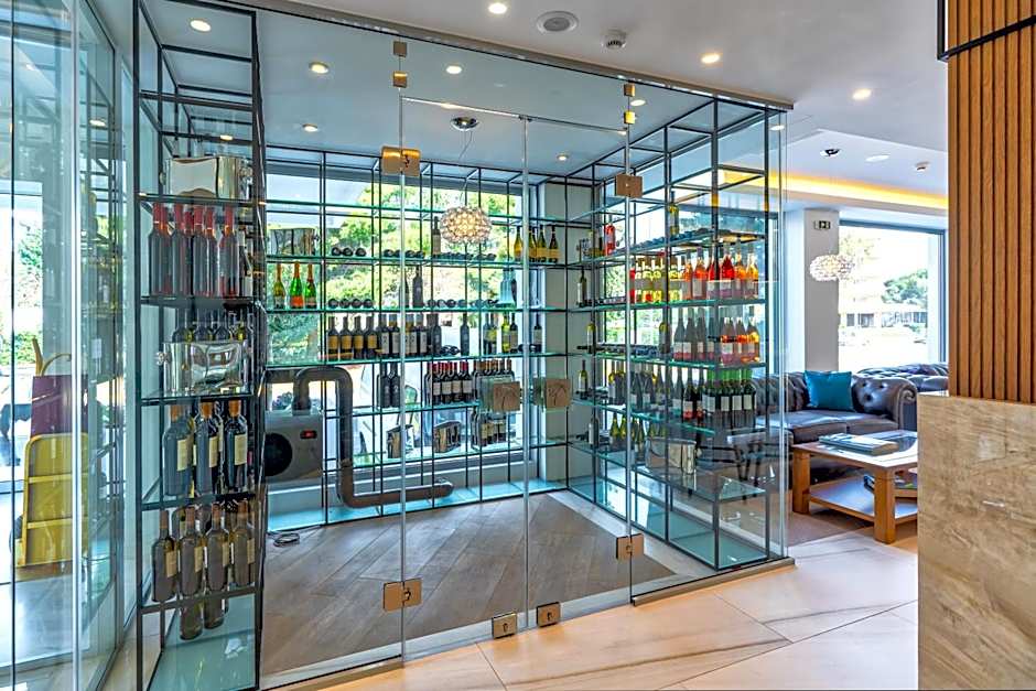 Glyfada Riviera Hotel