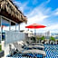 Hallo Patong Hotel - Rooftop Pool - Stunning Mountain Views & OTOP Market