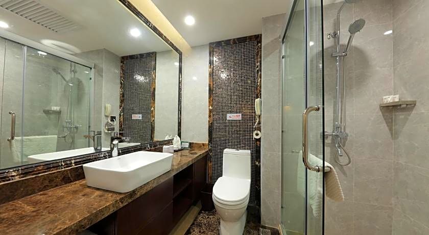 Five Rams City Hotel