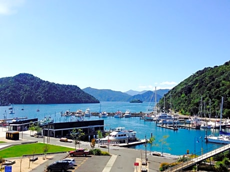 picton yacht club hotel contact