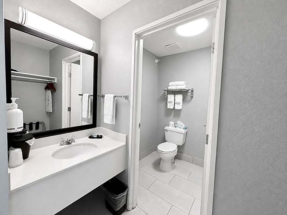 AmericInn by Wyndham Minot