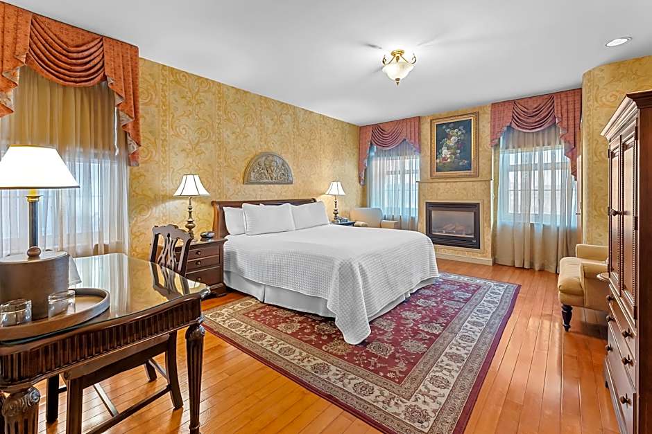 Photo 1 of 4 of Premium 1 King Bed, Jacuzzi®, River View