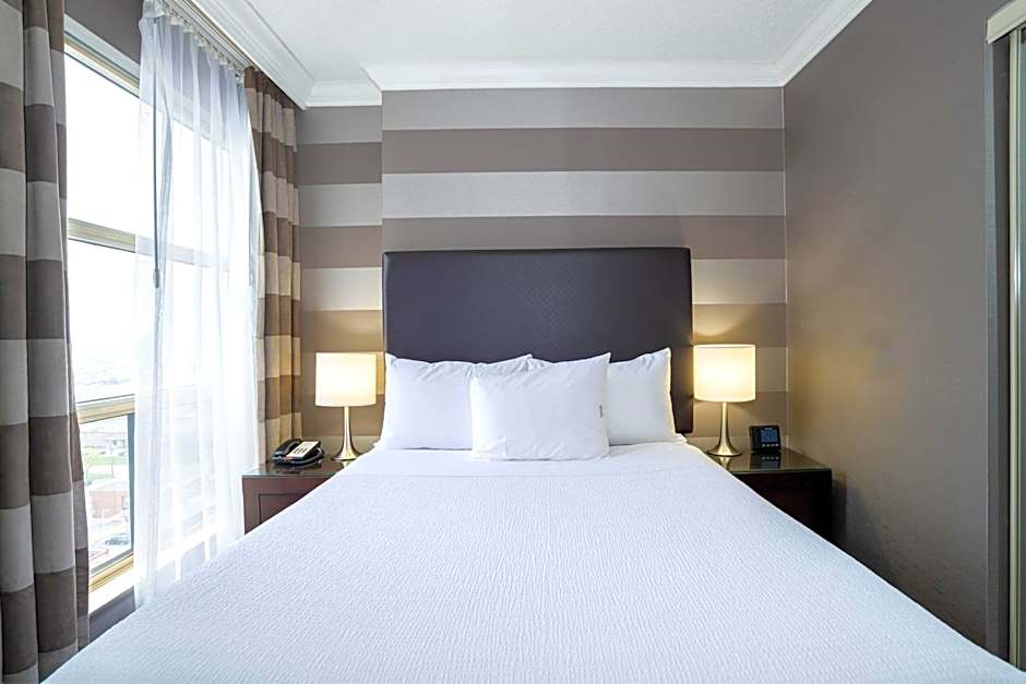 Sandman Signature Mississauga Hotel