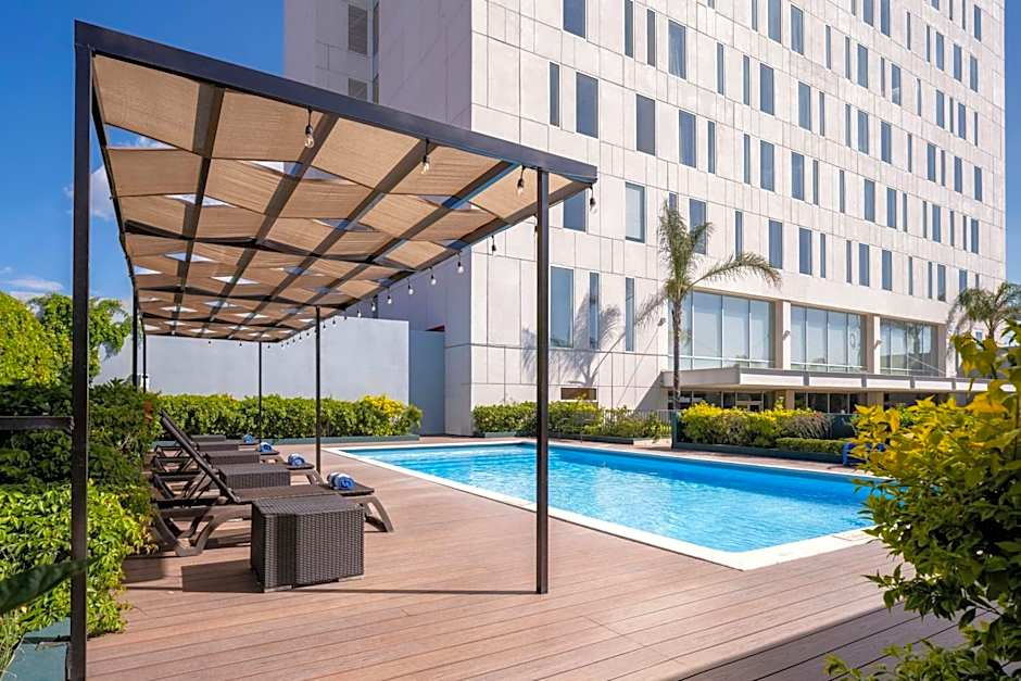 Courtyard by Marriott Leon at The Poliforum