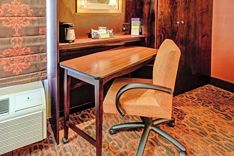 King Room with Accessible Tub - Mobility and Hearing Access/Non-Smoking