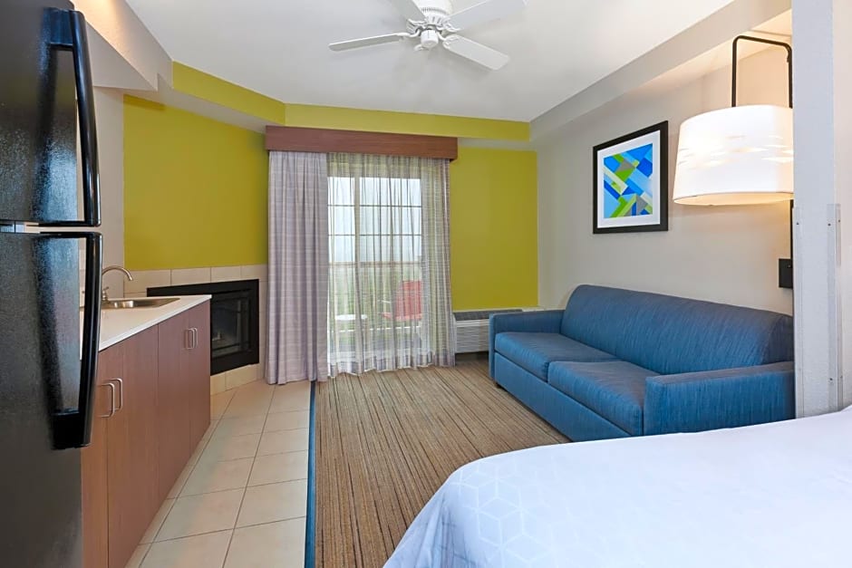 Holiday Inn Express Hotel & Suites Petoskey, an IHG Hotel