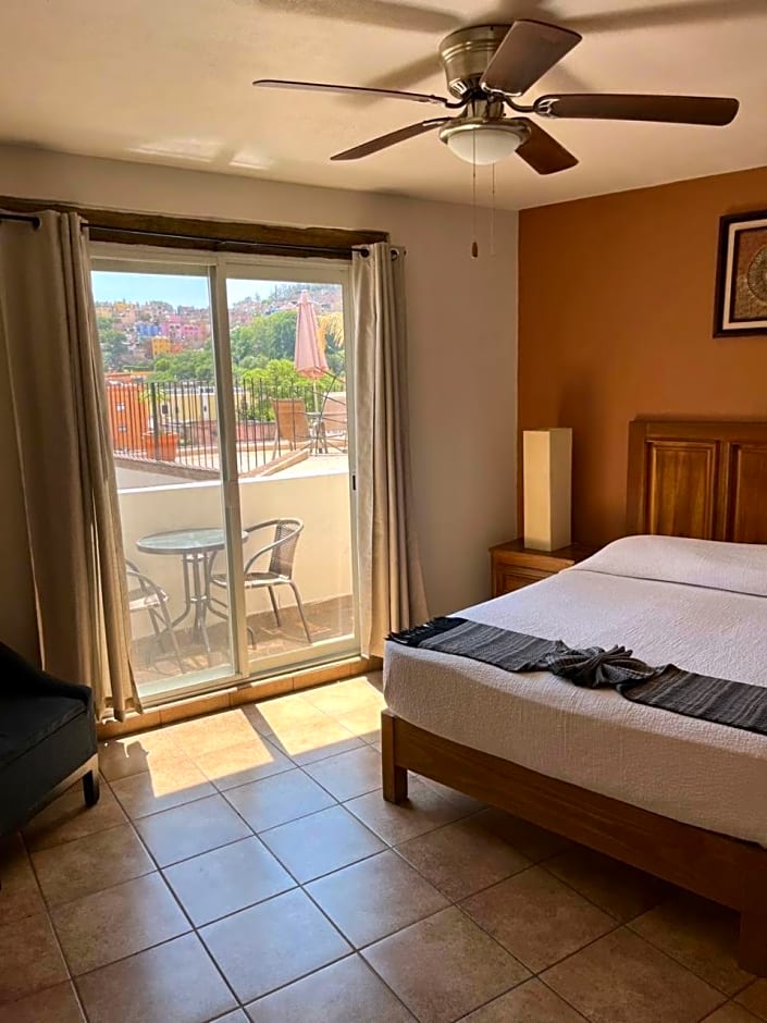 Hotel Jardín Cantador