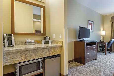 King Suite with Sofa Bed - Non-Smoking