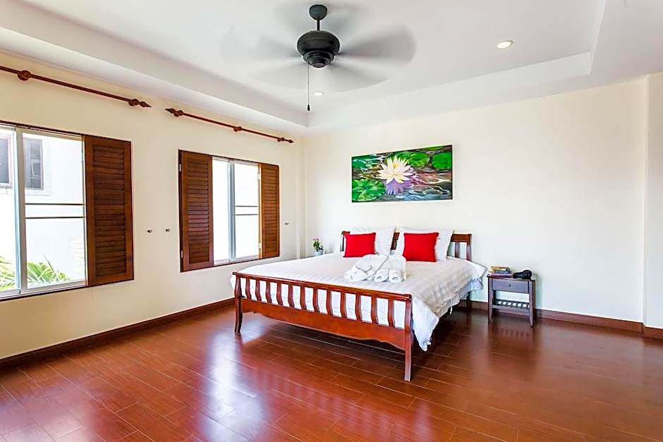 Large sea view house in Kata, Big Buddha views