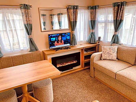 Shorefield country Park, where the New Forest meets The Sea, passes for all entertainment included