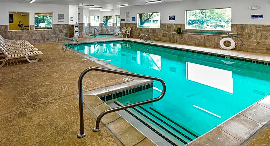 Crystal Inn Hotel & Suites - Midvalley