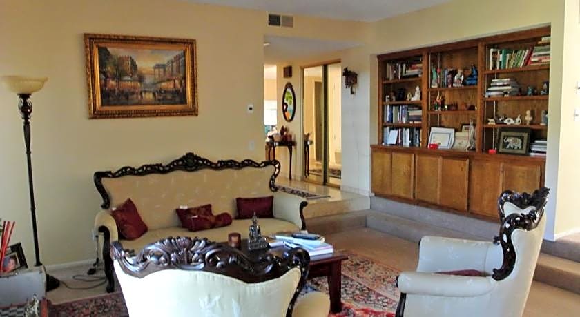 Bed and Breakfast in Hollywood Hills