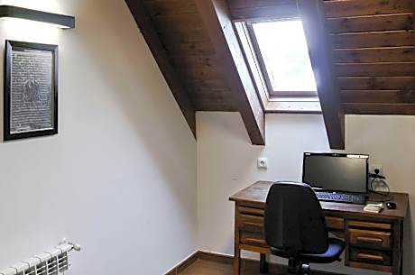 Hostal y Albergue Haizea
