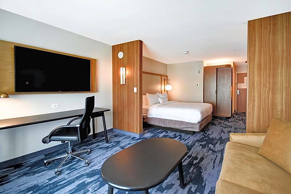 Photo 1 of 7 of 1 King Bed with Sofabed Suite