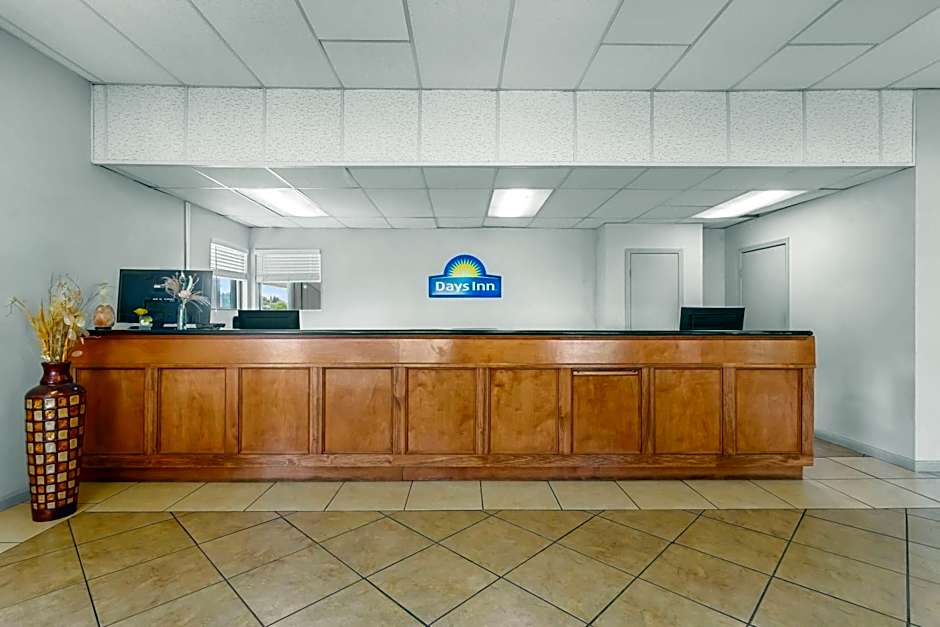 Days Inn by Wyndham Huntington