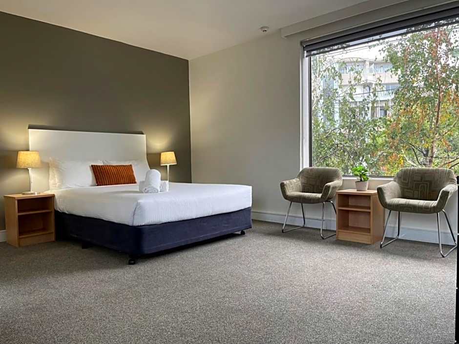 Cosmopolitan Hotel and Apartments
