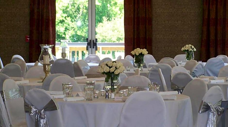 Ramada by Wyndham Galena Hotel & Day Spa