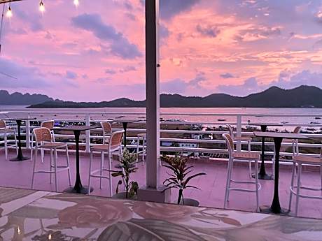 Sunburn Suites Coron