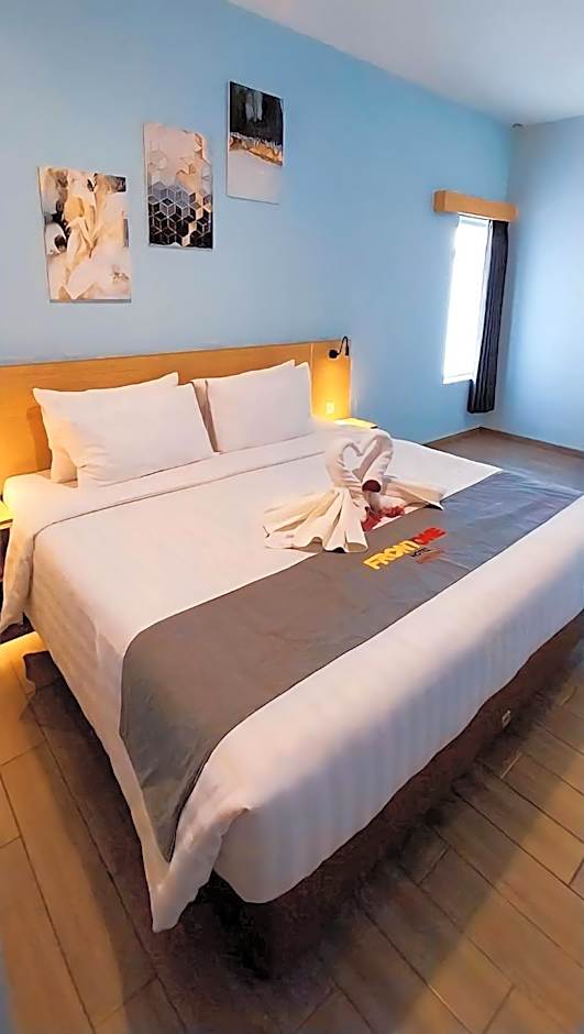 Front One Hotel Pasir Koja Bandung