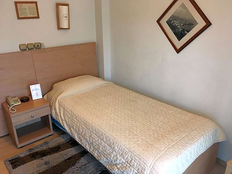 Hotel Orestion - Bike and motorcycle friendly hotel