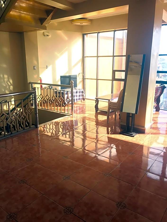 ASHBURN'S TRANSIENT BAGUIO - BASIC SLEEP and GO, LIMITED PAY PARKING, SELF SERVICE