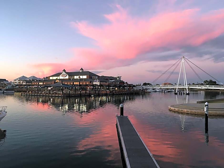 Mandurah Ocean Marina Chalets