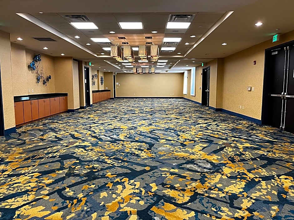 Holiday Inn Hotel & Suites Gateway By IHG