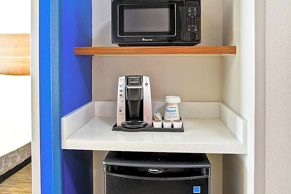 Holiday Inn Express & Suites - Ottawa By IHG