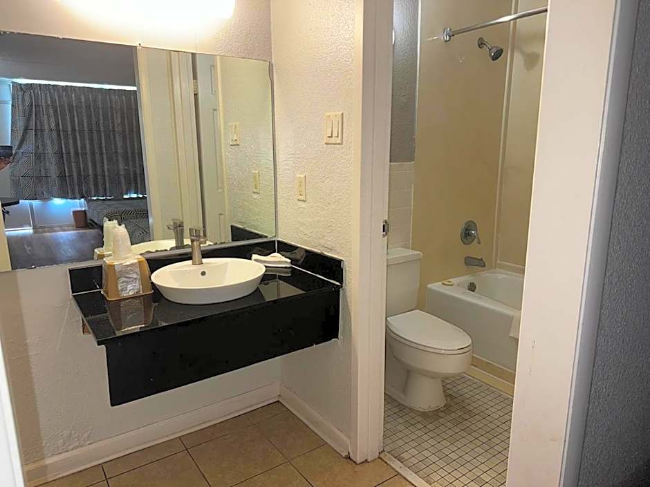Motel 6-Tifton, GA