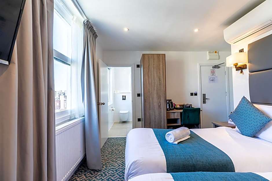 The J Hyde Park Hotel