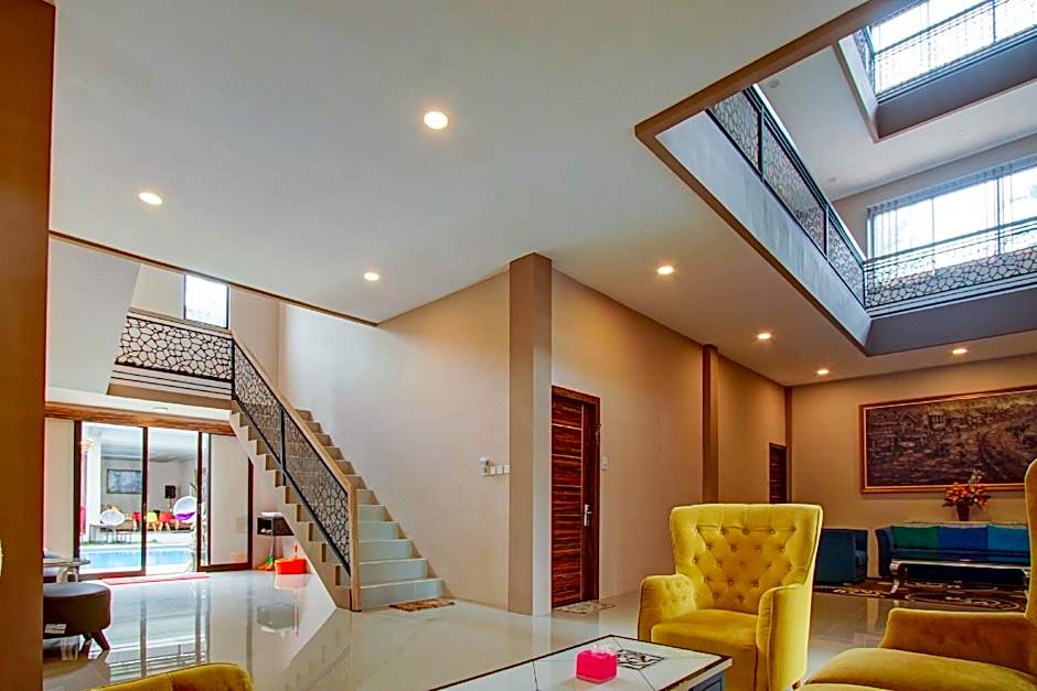 Capital O 90070 Giri Palma Hotel & Villas