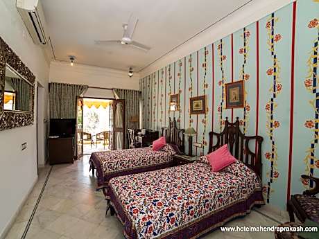 Deluxe With Breakfast