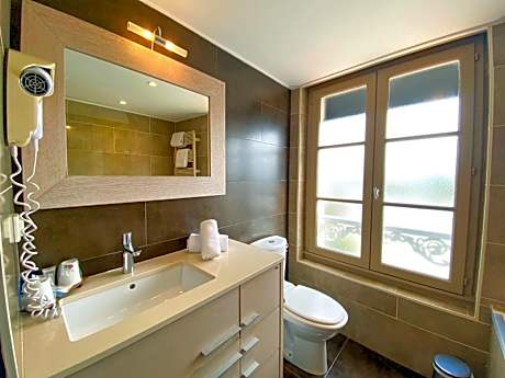 Deluxe Queen Room - Harbor View/Non-Smoking