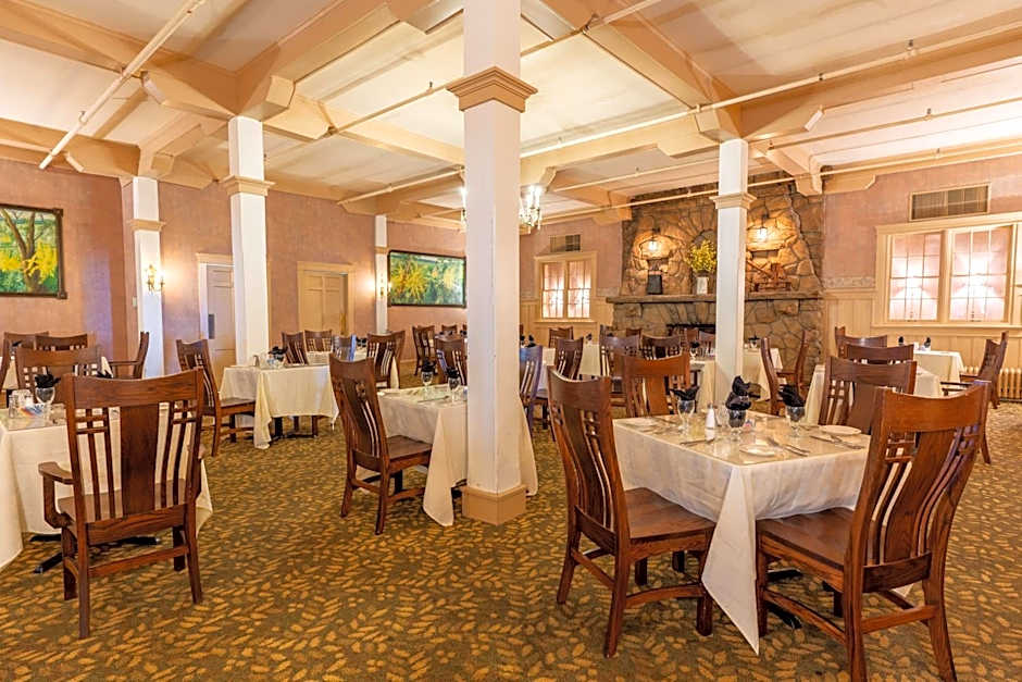 Historic Summit Inn
