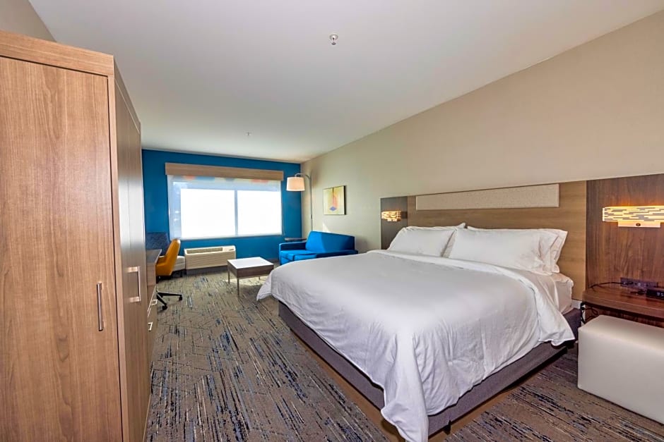 Holiday Inn Express & Suites - Harrisonburg University Area By IHG