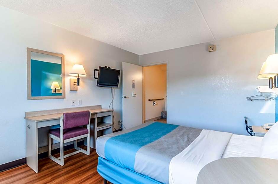 Motel 6-Farmington Hills, MI - Northwest - Farmington Hills
