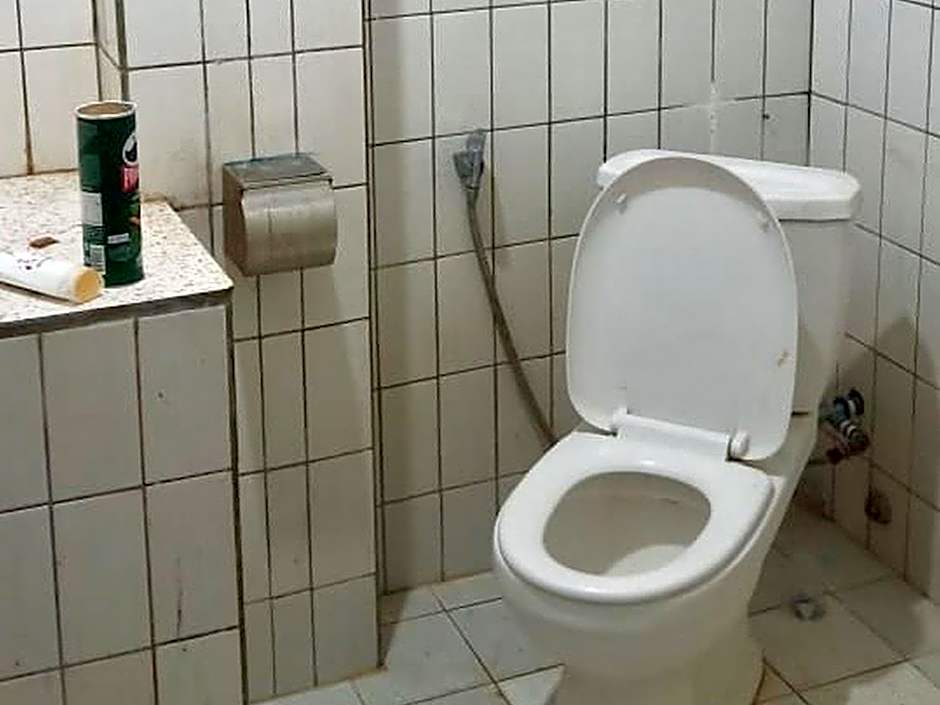 RedDoorz at Hotel Ermashta Jayapura